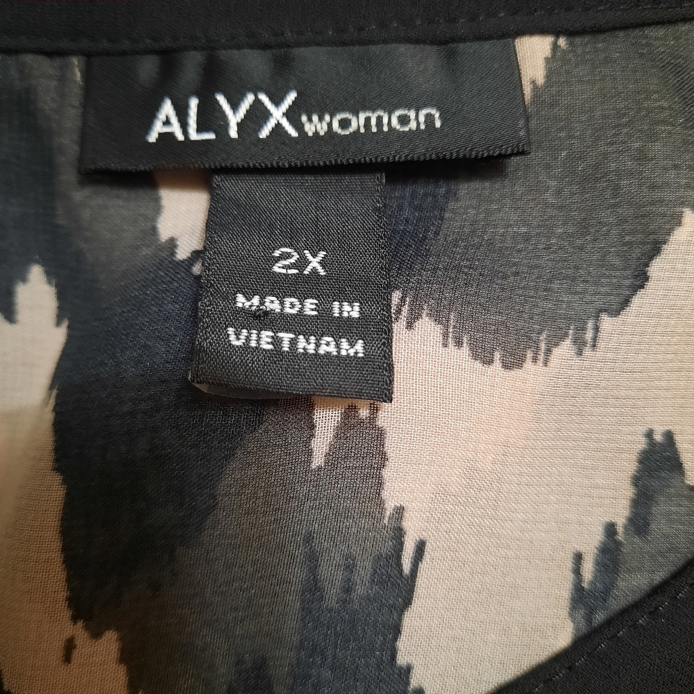 Alyxn women's 2X sheer animal print blouse - Picture 5 of 8